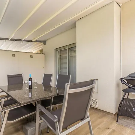 Nyaraló Cozy Home In Malinska *