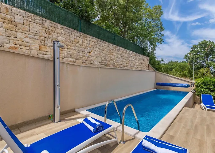 Cozy Home In Malinska بيت للعطل *